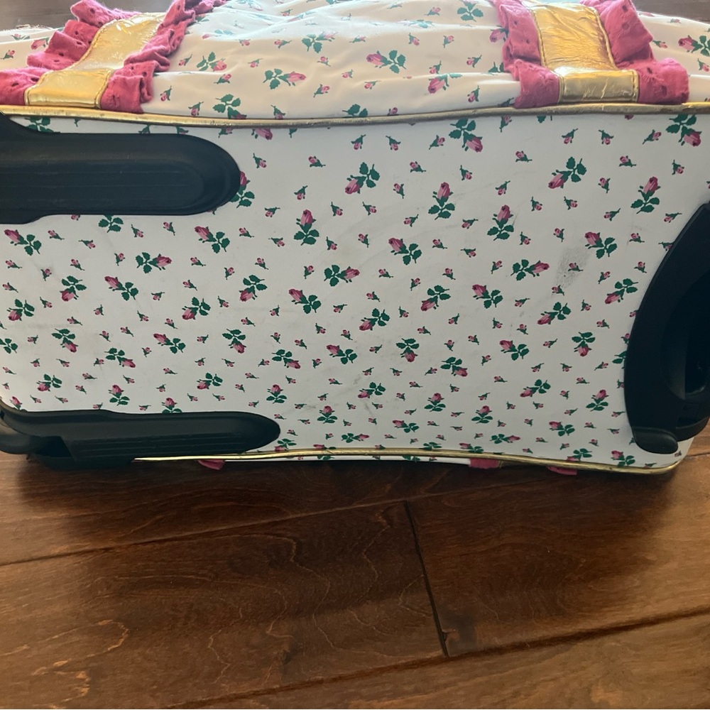 Rare Vintage Betsey Johnson White with Pink Rosebuds Ruffled Travel Roller Bag - Picture 13 of 15